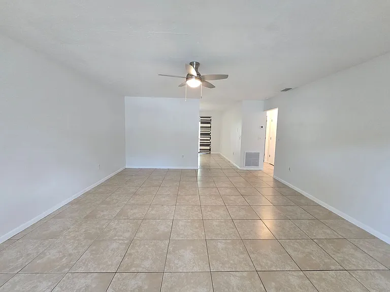 5417 Desoto Pl — Photo 2