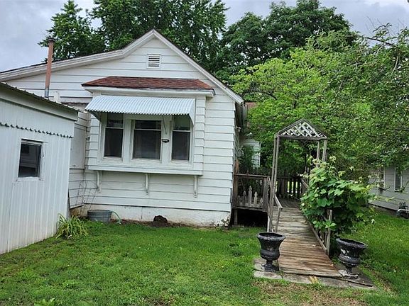 5th image of 1208 E Wall St
