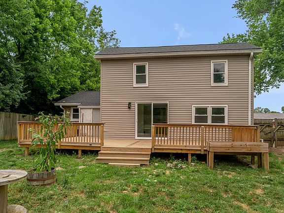 2nd image of 2434 Seine Rd