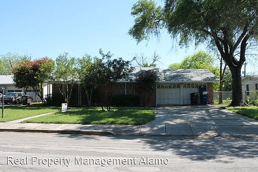 1st image of 2218 Greencrest Dr