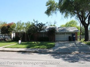 2218 Greencrest Dr, San Antonio, TX 78213