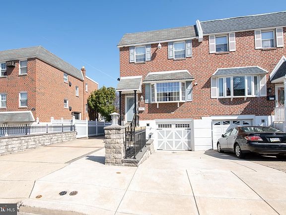 4th image of 3759 Genesee Dr