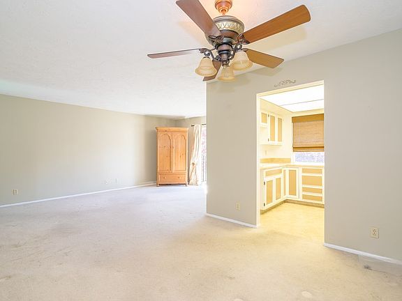3rd image of 1382 Three Fountains Dr