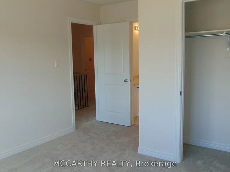 496 Black Cherry Cres — Photo 12