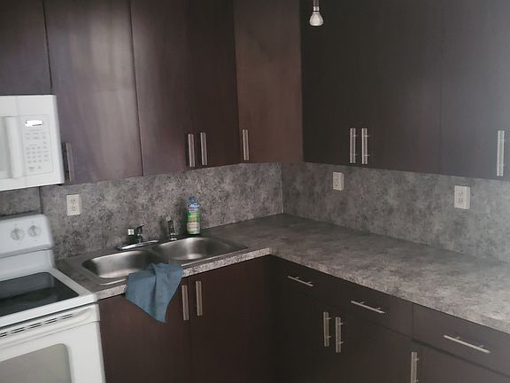 5th image of 916 McIntosh St #A