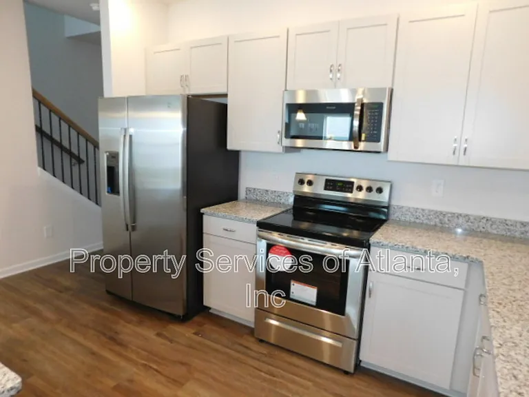 523 Ryan Ct — Photo 5