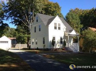15 Walnut St, Merrimac, MA 01860