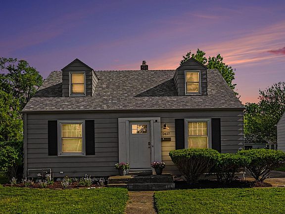 3rd image of 2427 Corby Blvd