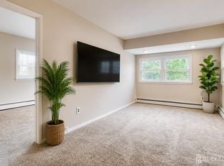 22 Baker Dr, Helmetta, NJ 08828
