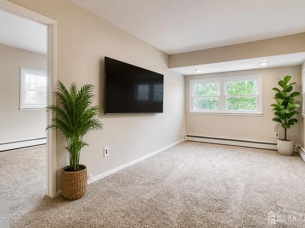 22 Baker Dr, Helmetta, NJ 08828