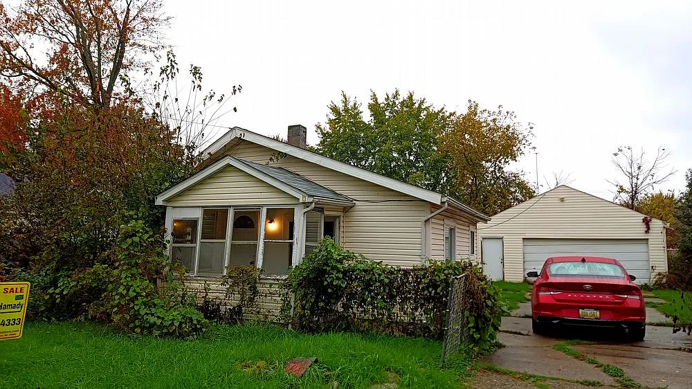 1084 W Buder Ave photo 1