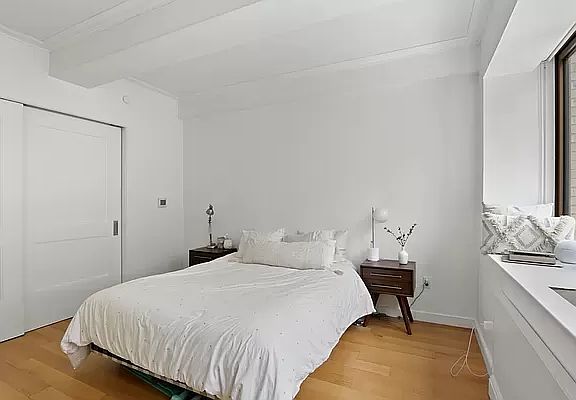 3rd image of 225 E 19th St #304