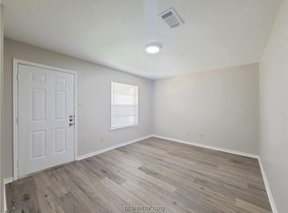 2907 Prairie Flower Cir #B, Bryan, TX 77802