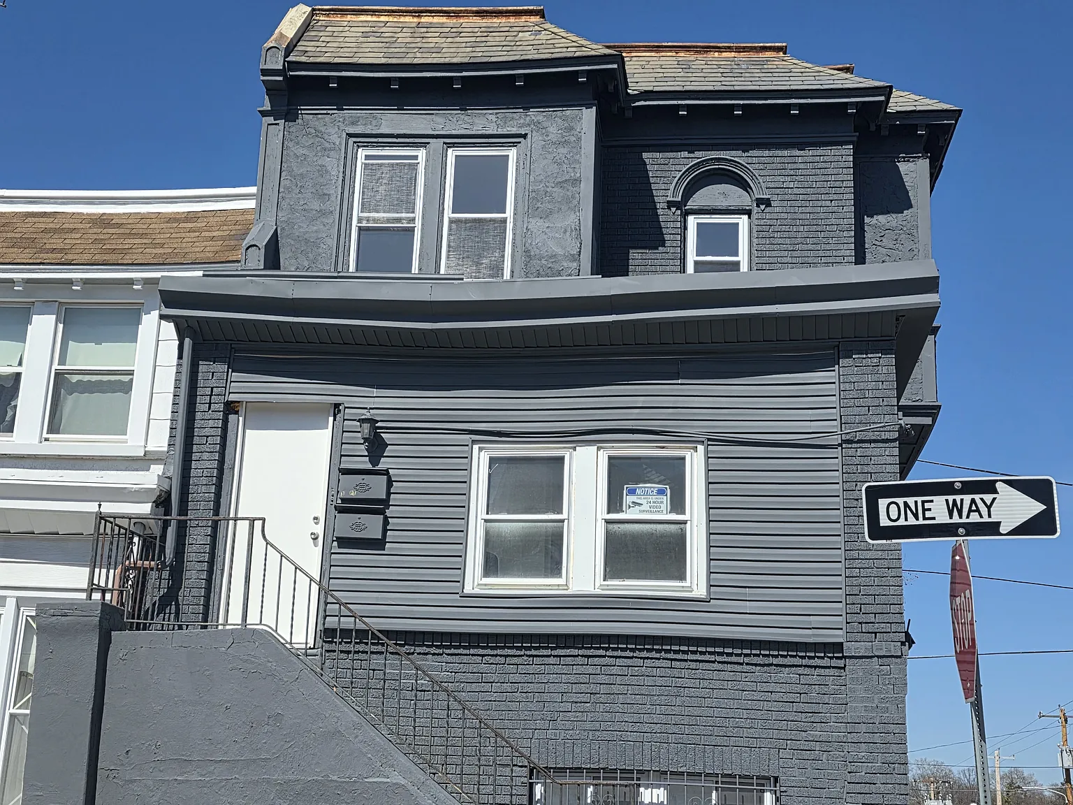 3 bed, 984 sqft, $1,400 — Photo 2