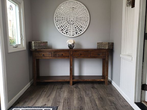 2nd image of 70 Hartwell Pl