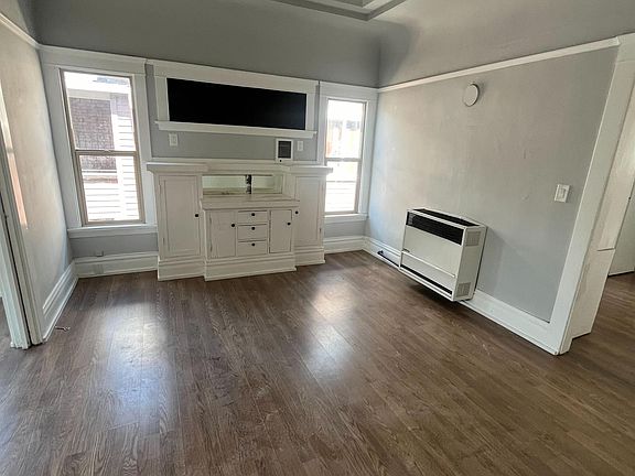 5th image of 310 E Oak St #316