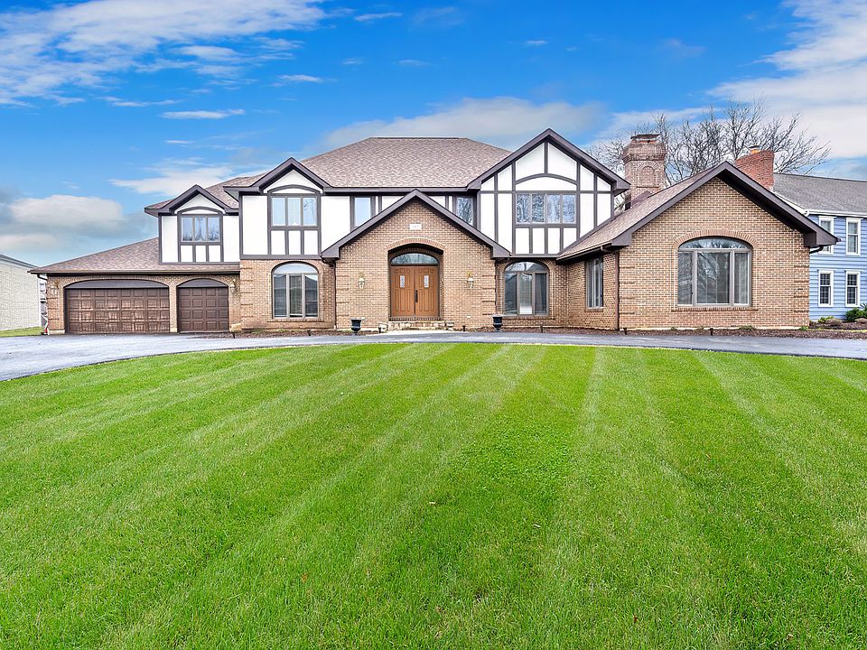 1st image of 747 Berkshire Ct