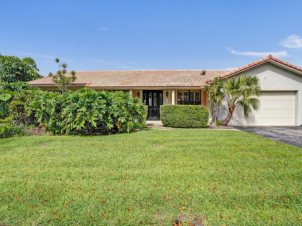 1st image of 1721 SW 69th Avenue