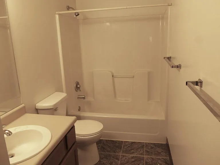 1027 H St #13 — Photo 6