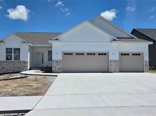 8806 Zeppelin Ave NE, Cedar Rapids, IA 52402