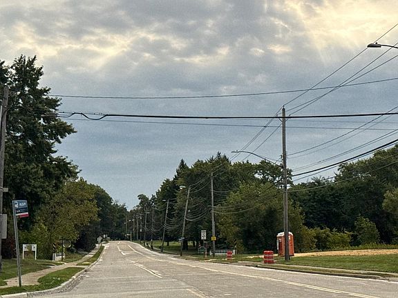 4th image of 26010 Emery Rd
