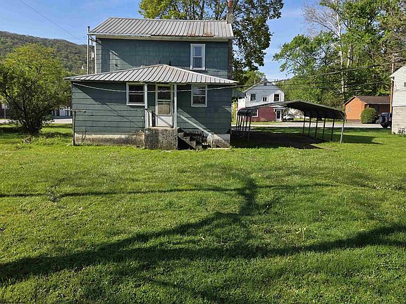3rd image of 115 Davis St
