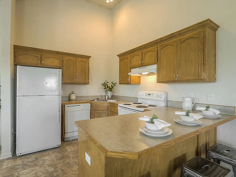 Willow Chase Twin Homes — Photo 42