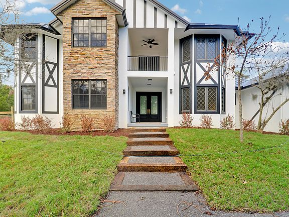 3rd image of 6161 SW 42nd Street