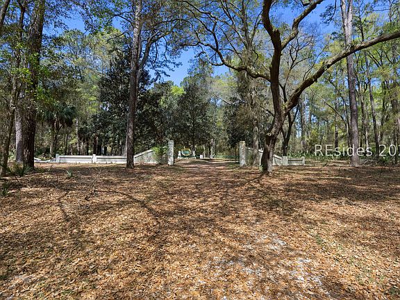 4th image of 20 Governors Point