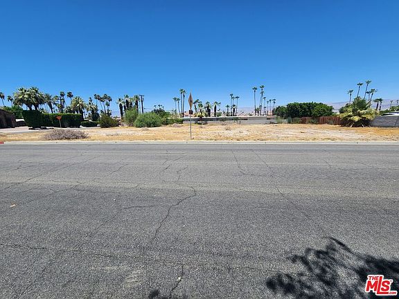 3rd image of 73260 Joshua Tree St