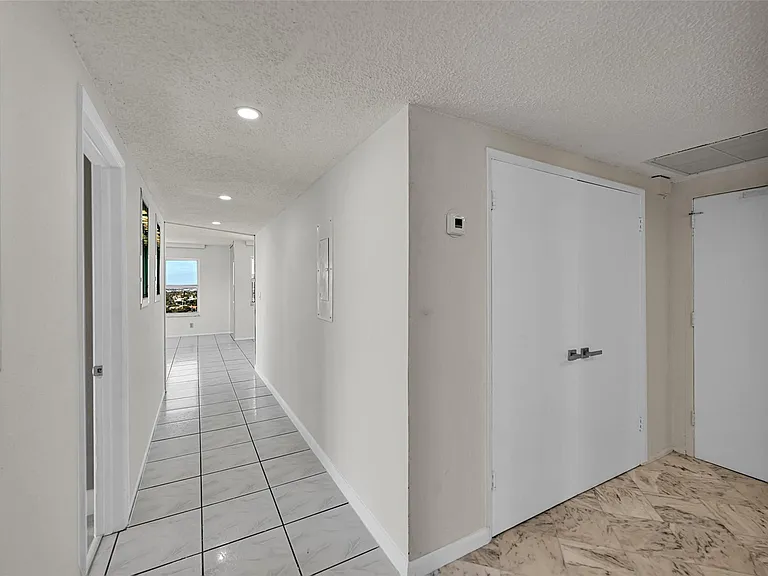 3700 Galt Ocean Dr #1215 — Photo 11