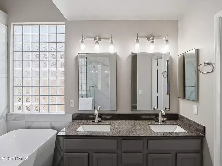 964 W Fairway Dr — Photo 27