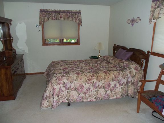 5th image of 80 Elm Acres Dr
