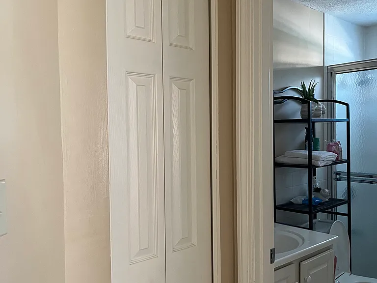 25 Farrwood Ave #4 — Photo 9