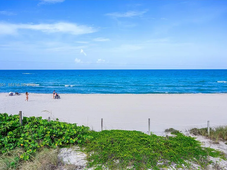 5001 Collins Ave #9H — Photo 13