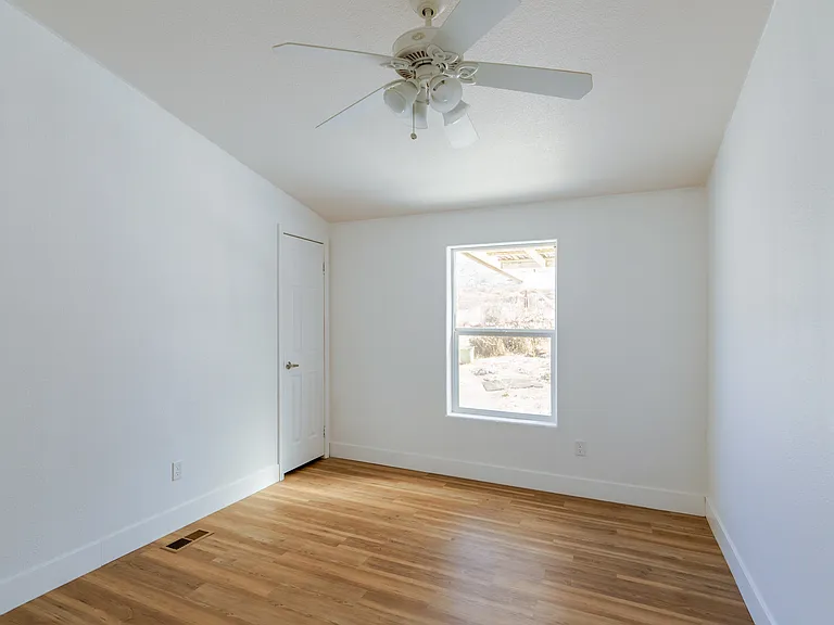 25120 Charina Rd — Photo 16