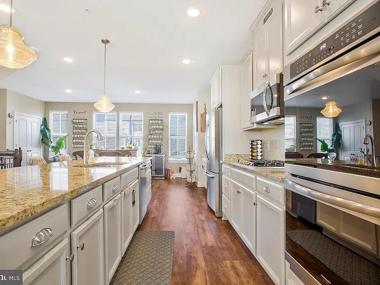 130 Capital Ct — Photo 6