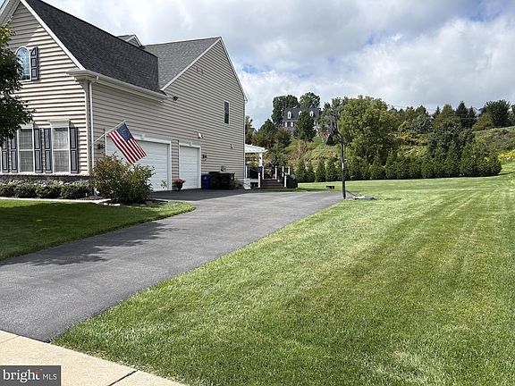 2nd image of 4165 Thompsondale Rd