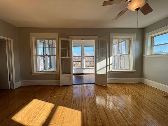 2nd image of 2716 Hennepin Ave S #21
