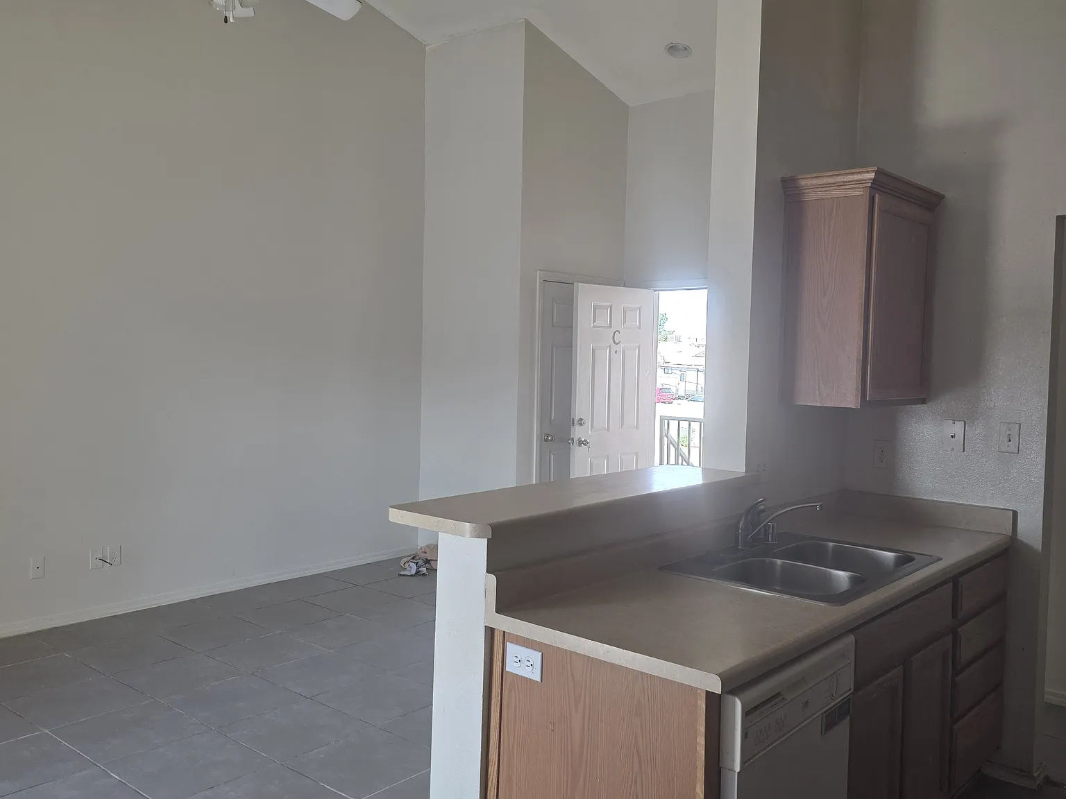 2 bed, $1,500 — Photo 4