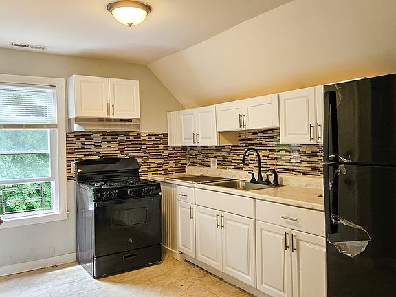 2nd image of 128 Plymouth St #3C