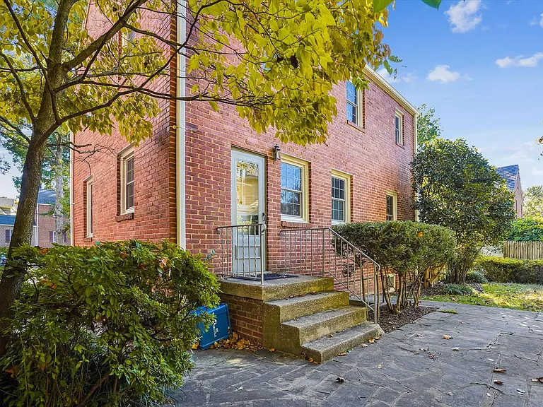 5212 Augusta St — Photo 34