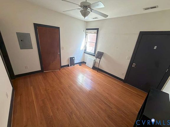 2nd image of 306 E Broad St #1B