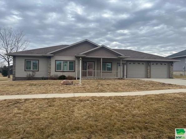 305 Brookside Dr, Kingsley, IA 51028
