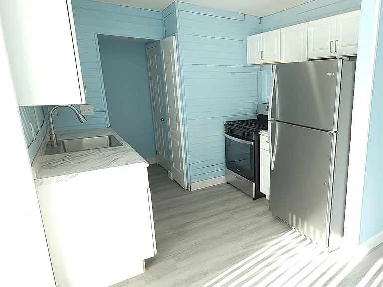 11484 Republic Ave #E — Photo 1