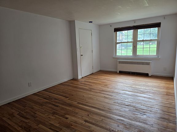 5th image of 72 Standish Rd APT 1
