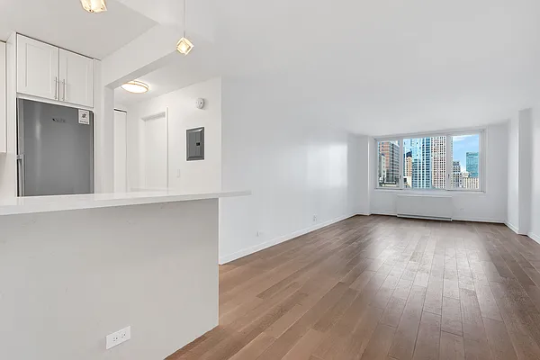 Rented by Cooper & Cooper Real Estate | media 14