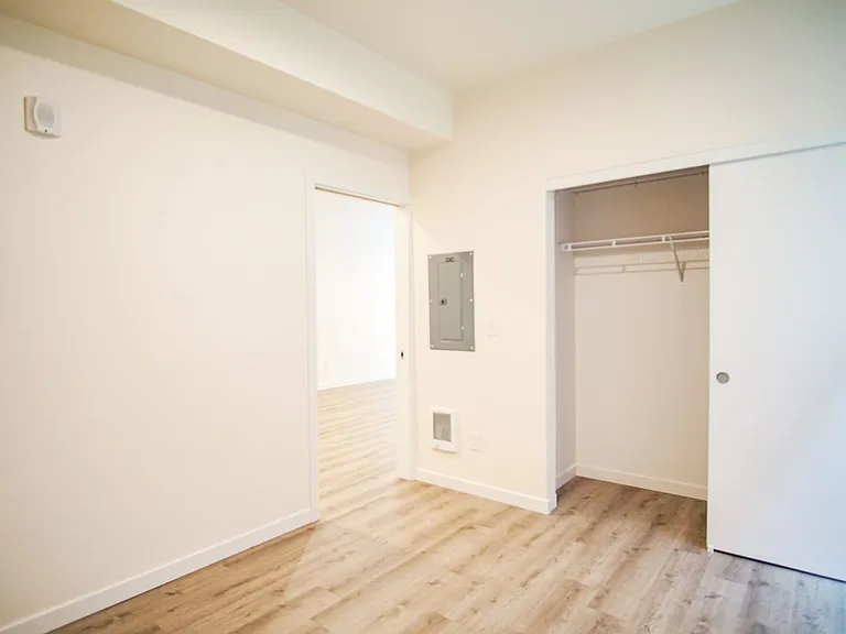 6015 S Virginia Ave #105 — Photo 8