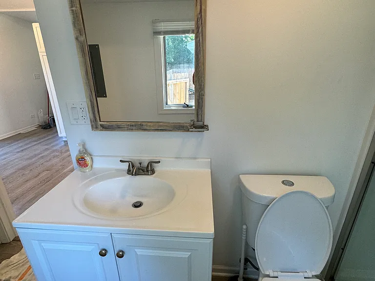 115 N Greenfield Ave — Photo 25