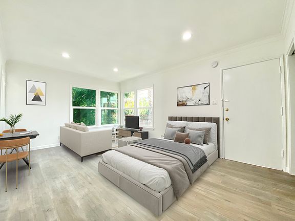 3rd image of 1519 N Laurel Ave #12